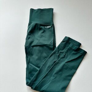 DFYNE LANYI High-Waist Leggings in emerald green